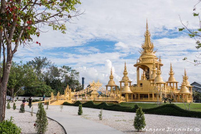 templo blanco en tailandia